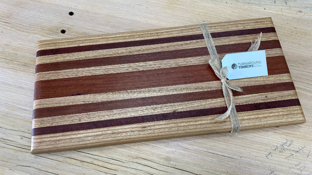 Striking design serving board (recycled) 520mm x 240mm